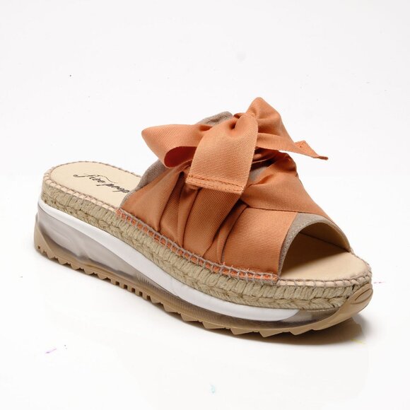 Free People Shoes - Free People! Chapmin Sport Sandals in Pancake NIB!